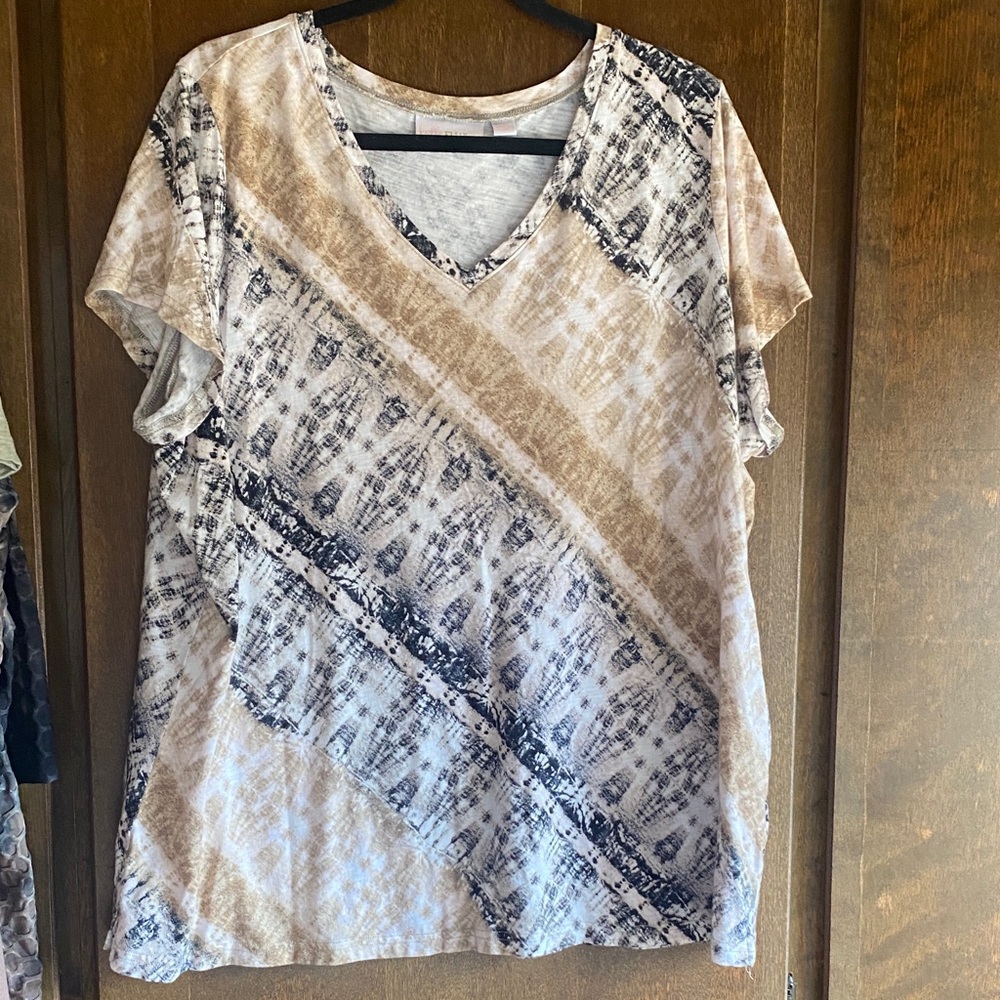 Belle by Kim Gravel V-Neck Top - Black and Tan